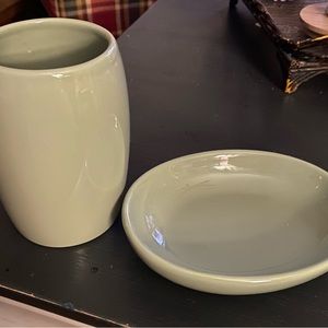 Allure 2005 Bath Accessories